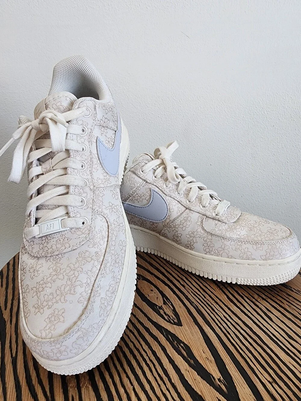 Nike Air Force 1 07 SE Jacquard Floral Embroidery White Sneakers Size 10